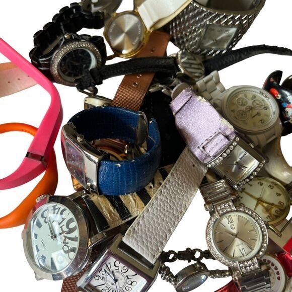 2 POUNDS Broken / Damaged WATCHES Lot /‎ Repair Parts / Junk / Pre-Owned Watches - Picture 2 of 9